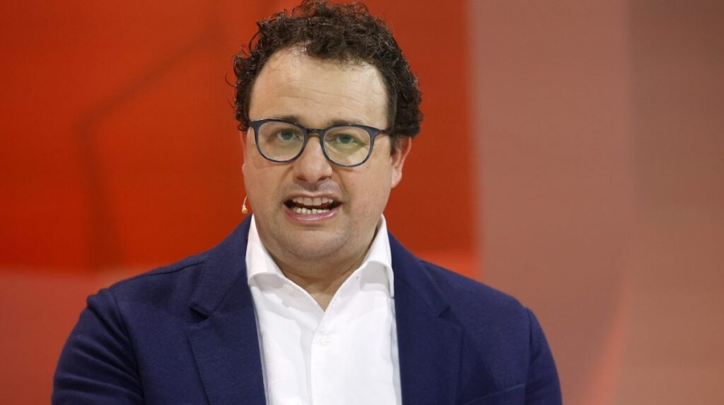 From Meta’s massive offers to Anthropic’s massive valuation, does AI have a ceiling? Anthropic co-founder and CEO Dario Amodei speaking at Viva Technology in Paris