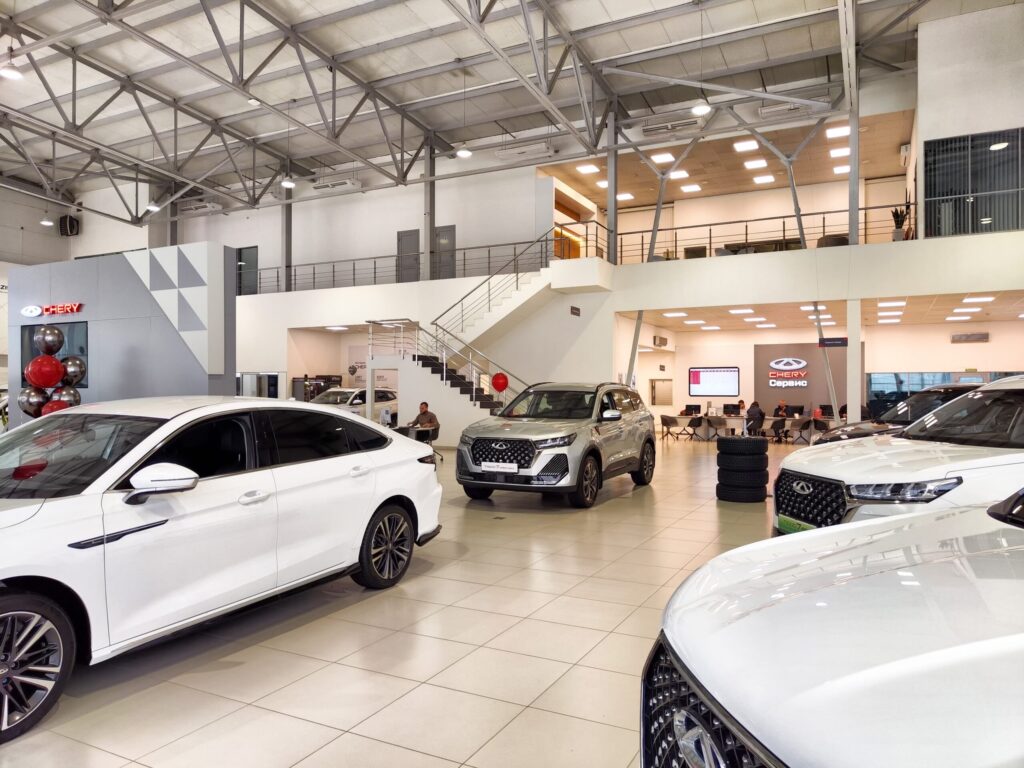 Price Wars and Ecommerce Crush China’s Traditional Car Dealers