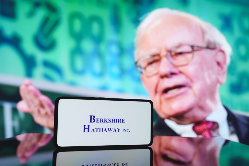 Berkshire Hathaway (BRK.B) Stock; Soars Amid Record Cash and CEO Transition Speculation