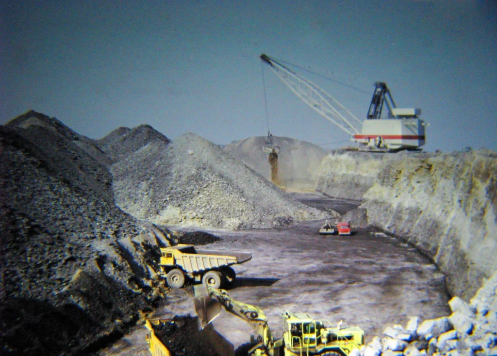 Mining business learnings for AI deployment