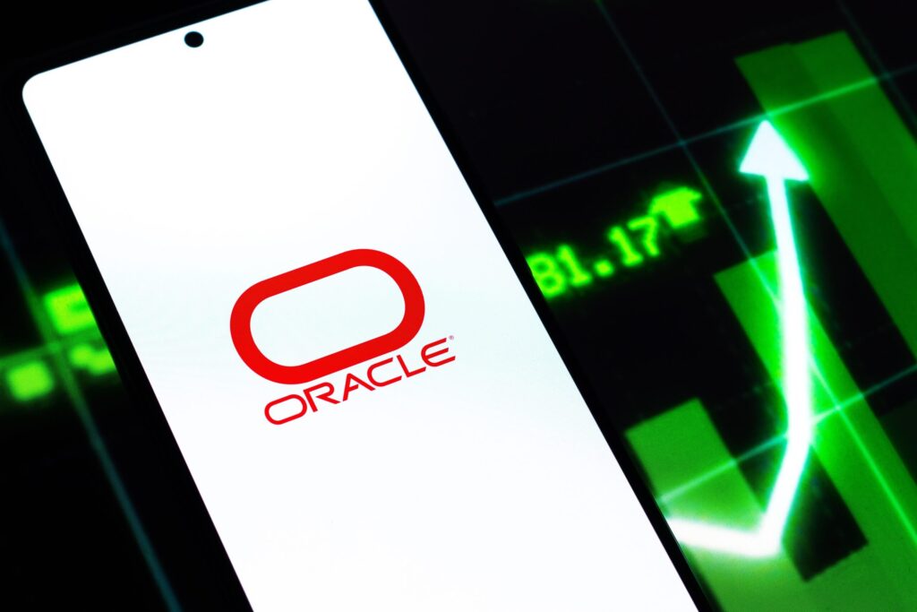 Oracle (ORCL) Stock Drops as Blue Owl Exits $10 Billion Data Center Deal Over Debt Terms