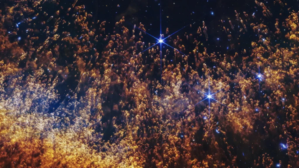 A dying star’s final breath glows in a new Webb image of the Helix Nebula