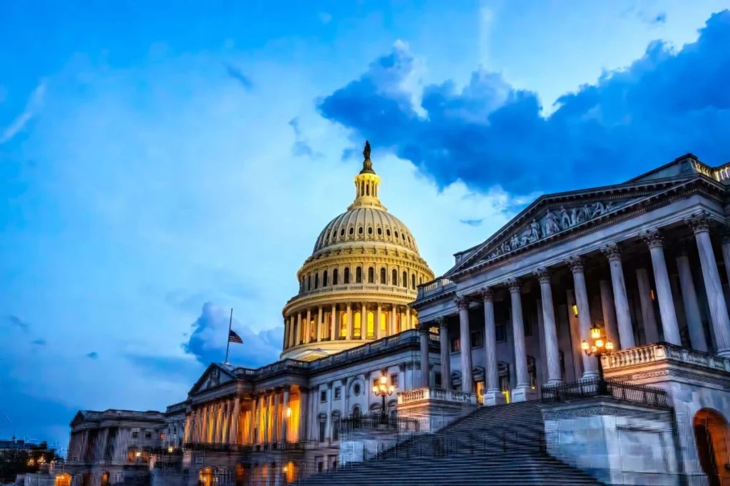 Banks and Crypto Platforms Battle Over Stablecoin Rewards in Senate Bill