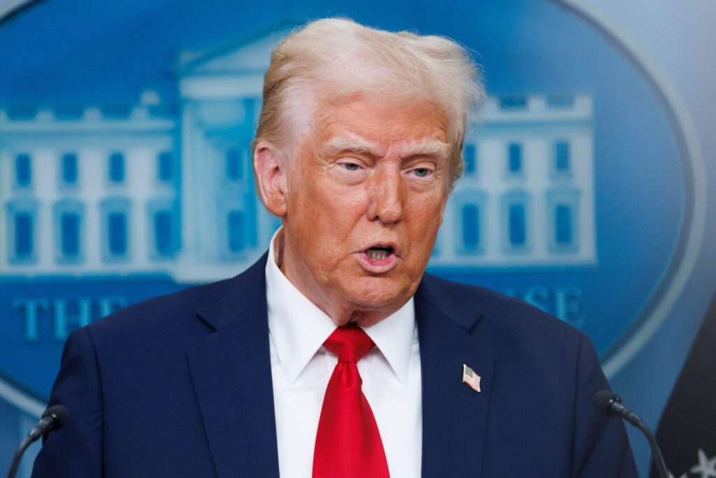 Trump Moves On Fed As Italy Warns Crypto Influencers In New Global Shakeup